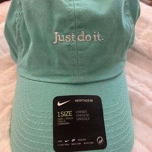 Nike Heritage Aqua Cap